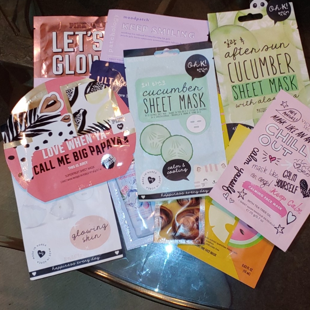 Assorted face masks with bag